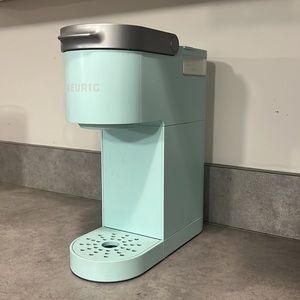 KEURIG Mini (hardly used!!!)